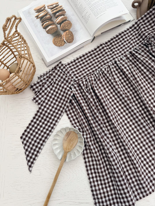 Southern Days Amongst the Oaks Apron