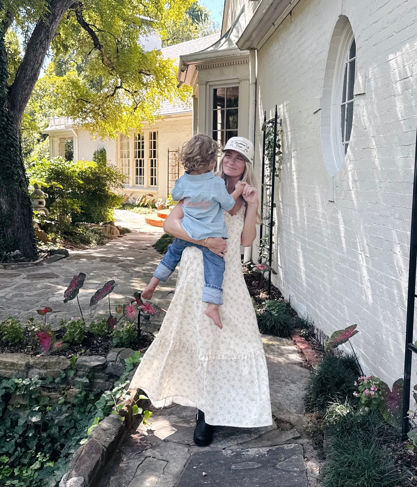 Amongst the Oaks - Brown Hat